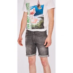 Tommy Jeans - Szorty. Szare spodenki jeansowe męskie Tommy Jeans, casualowe. W wyprzedaży za 219,90 zł.