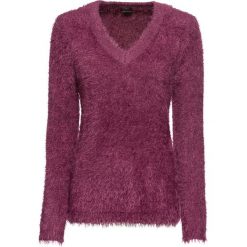 Sweter z dzianiny z długim włosem bonprix matowy jeżynowy. Fioletowe swetry klasyczne damskie bonprix, z dzianiny, z okrągłym kołnierzem. Za 89,99 zł.