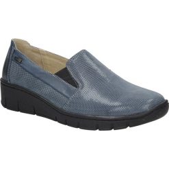Granatowe półbuty skórzane slip on na koturnie helios 350. Koturny damskie Helios, bez obcasa, na koturnie, bez zapięcia. W wyprzedaży za 188,99 zł.