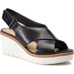 Sandały CLARKS - Palm Candid 261411674 Black Leather. Czarne klapki damskie Clarks, bez wzorów, ze skóry, bez obcasa, na obcasie. W wyprzedaży za 299,00 zł.