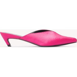 Klapki damskie: NA-KD Shoes Klapki z noskiem w szpic na niskim obcasie – Pink