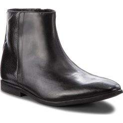 Kozaki CLARKS - Bampton Hi 261354047 Black Leather. Czarne glany męskie Clarks, z materiału. W wyprzedaży za 259,00 zł.