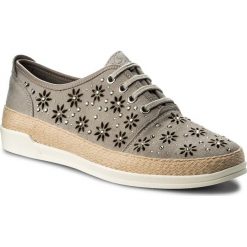 Espadryle CAPRICE - 9-23600-20 Lt Grey 201. Szare espadryle damskie Caprice, na co dzień, bez wzorów, ze skóry, bez obcasa, na płaskiej podeszwie, bez zapięcia. W wyprzedaży za 149,00 zł.
