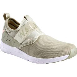 Buty do chodu sportowego PW 160 Slip On damskie. Niebieskie buty sportowe damskie NEWFEEL, bez wzorów, z poliesteru, sportowe, trekkingowe. Za 99,99 zł.