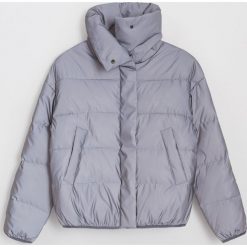Kurtka puffer z wysokim kołnierzem - Szary. Szare kurtki damskie Cropp, s, bez wzorów, bez kaptura. Za 199,99 zł.