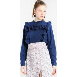 Bluzki damskie: ONLY ONLCARA FRILL Bluzka dark blue denim