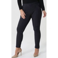 Ciemnoniebieskie Spodnie Manoora. Niebieskie jeansy damskie Born2be, xl, bez wzorów, z dzianiny. Za 89,99 zł.