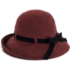 Kapelusz damski Wełniana jesień bordowy (cz16252-2). Czerwone kapelusze damskie Art of Polo, na jesień, z wełny. Za 91,03 zł.
