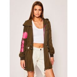 Parka Guess Azure W0GL30 WC4U0. Zielone kurtki damskie Guess, xs, z aplikacjami, bez kaptura. W wyprzedaży za 389,00 zł.