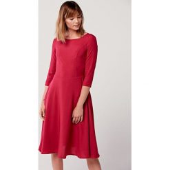Sukienka Galatea Berry 32 różowy. Różowe sukienki damskie Marie Zélie, na lato, w paski, z bawełny, bez kołnierzyka, bez rękawów. Za 397,00 zł.