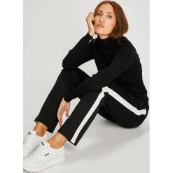 Calvin Klein Jeans - Sweter. Szare golfy damskie Calvin Klein Jeans, m, z dzianiny, z krótkim rękawem. Za 359,90 zł.