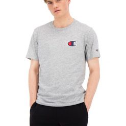 CHAMPION SUEDE C LOGO CREW NECK > 213523-EM021. Koszulki męskie Champion, xxl, bez wzorów, z bawełny, eleganckie, z okrągłym kołnierzem, z krótkim rękawem, krótkie. Za 149,99 zł.