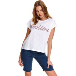 T-shirt damski w nadrukowanym napisem. Białe t-shirty damskie DRYWASH, z nadrukiem, z bawełny, bez kołnierzyka. W wyprzedaży za 34,99 zł.