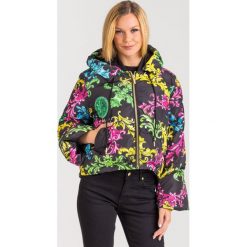 KURTKA VERSACE JEANS COUTURE. Czarne kurtki damskie Versace Jeans Couture, z aplikacjami, z jeansu. Za 1418,45 zł.