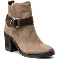 Botki TOMMY HILFIGER - DENIM Ivy 16C FW0FW01941 Taupe Grey/Coffee Bean 910. Czarne buty zimowe damskie marki TOMMY HILFIGER, z materiału, z okrągłym noskiem, na obcasie. W wyprzedaży za 379,00 zł.