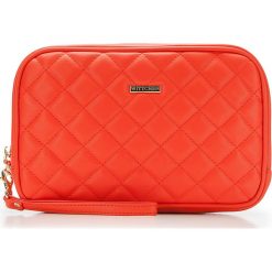 Kosmetyczka 87-3-550-3. Czerwone kosmetyczki damskie marki Wittchen, w paski, eleganckie. Za 79,00 zł.