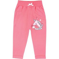 TXM SPODNIE NIEMOWLĘCE DZIEWCZĘCE DRES 74 RÓŻOWY. Różowe spodnie niemowlęce TXM, bez wzorów, z dresówki. Za 14,99 zł.