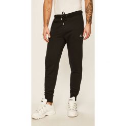 Calvin Klein Jeans - Spodnie. Czarne spodnie męskie Calvin Klein Jeans, xxl, bez wzorów, z bawełny. Za 349,90 zł.