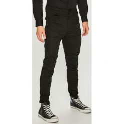G-Star Raw - Spodnie Rovic Zip 3d Skinny. Czarne spodnie męskie G-Star RAW, na co dzień, s, bez wzorów, z elastanu, retro. W wyprzedaży za 399,90 zł.