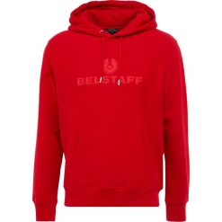Belstaff NORTHVIEW Bluza z kapturem lava red. Czerwone bluzy męskie rozpinane marki Belstaff, m, z bawełny, z kapturem. Za 739,00 zł.