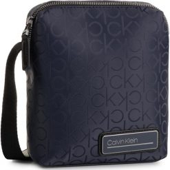 Saszetka CALVIN KLEIN - Industrial Mono Mini Reporter K50K504820 CEF. Niebieskie torby męskie skórzane Calvin Klein, bez wzorów, z materiału, młodzieżowe. Za 359,00 zł.