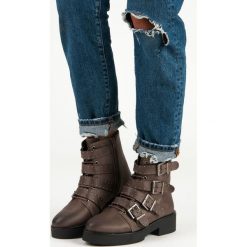 BRĄZOWE BOTKI WORKERY. Pomarańczowe botki damskie marki Corina. Za 76,90 zł.