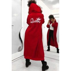 Bluza damska QUEEN RED. Czerwone bluzy sportowe damskie Bluza damska QUEEN RED, s, bez wzorów, z długim rękawem, długie, z kapturem. W wyprzedaży za 89,00 zł.
