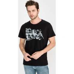 Pepe Jeans Betrand Koszulka Czarny. Czarne podkoszulki męskie Pepe Jeans, l, z nadrukiem, z bawełny, z krótkim rękawem. Za 154,95 zł.