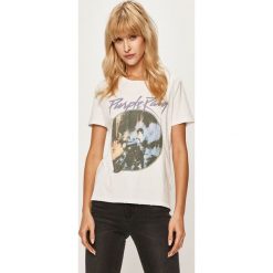 Only - T-shirt. Czarne bluzki damskie ONLY, s, z nadrukiem, z bawełny, casualowe, z okrągłym kołnierzem. W wyprzedaży za 69,90 zł.