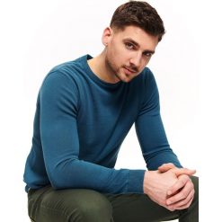 Sweter gładki. Niebieskie swetry męskie Top Secret, na lato, xxl, bez wzorów, eleganckie, z okrągłym kołnierzem, bez kaptura. W wyprzedaży za 39,99 zł.