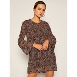 Sukienka codzienna Pepe Jeans Marisol PL952750. Sukienki damskie Pepe Jeans, na co dzień, l, bez wzorów, z jeansu, bez kołnierzyka, bez rękawów, proste. Za 379,00 zł.