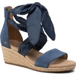 Espadryle UGG - W Trina 1099693 W/Dtb. Niebieskie espadryle damskie Ugg, bez wzorów, ze skóry, bez obcasa, na obcasie. W wyprzedaży za 329,00 zł.
