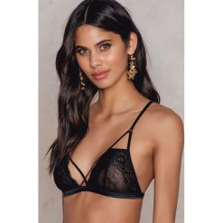 Biustonosze bardotka: NA-KD Lingerie Koronkowy biustonosz – Black
