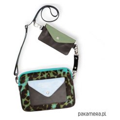 Torebka Double Bag lazurowy zwierz. Niebieskie torebki klasyczne damskie Pakamera, bez wzorów, ze skóry, wizytowe, na ramię, bez dodatków. Za 470,00 zł.