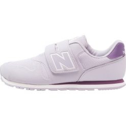 New Balance Tenisówki i Trampki purple. Szare trampki chłopięce marki New Balance, na lato, z materiału. Za 229,00 zł.