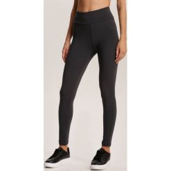 Ciemnoszare Legginsy Lilinelin. Szare legginsy damskie Renee, s, bez wzorów. Za 69,99 zł.