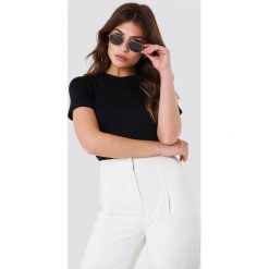 NA-KD Basic T-shirt basic z okrągłym dekoltem - Black. Różowe t-shirty damskie marki NA-KD Basic, z bawełny. Za 52,95 zł.