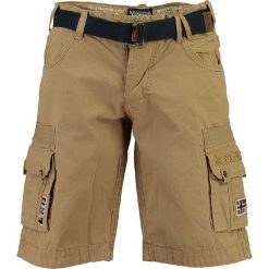 Bermudy "Panoplie" w kolorze beżowym. Brązowe spodenki i szorty męskie Geographical Norway Men, m, w paski, z bawełny. W wyprzedaży za 119,95 zł.