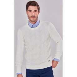 Swetry męskie: Sweter w kolorze kremowym
