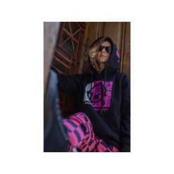 Bluza z kapturem czarna "Anarchy Girl". Czarne bluzy damskie l, z nadrukiem, z bawełny. Za 383,50 zł.