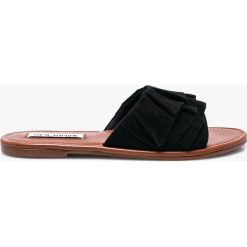 Steve Madden - Klapki Getdown. Czarne klapki damskie Steve Madden, bez wzorów, ze skóry, bez obcasa, na obcasie. W wyprzedaży za 159,90 zł.