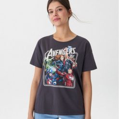 T-shirt Avengers - Szary. Szare t-shirty damskie House, s, z motywem z bajki, bez kołnierzyka. Za 39,99 zł.