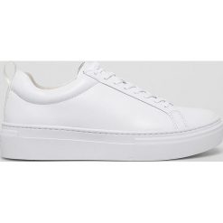 Vagabond - Buty. Białe buty sportowe damskie Vagabond, bez wzorów, ze skóry, sportowe. Za 419,90 zł.