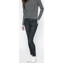 Levi's - Jeansy Line 8. Niebieskie jeansy damskie Levi's®, s, z obniżonym stanem. W wyprzedaży za 159,90 zł.