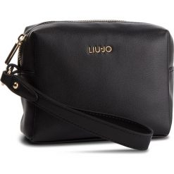 Kosmetyczka LIU JO - M Beauty A19134 E0064 Nero 22222. Czarne kosmetyczki męskie Liu Jo, bez wzorów, ze skóry ekologicznej. W wyprzedaży za 179,00 zł.