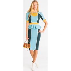 SUKIENKA ELISABETTA FRANCHI. Sukienki damskie Elisabetta Franchi, na imprezę, z haftami, z dzianiny, z okrągłym kołnierzem, bez rękawów, midi, dopasowane. Za 884,50 zł.
