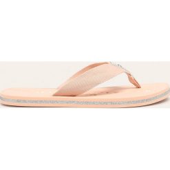 Tommy Hilfiger - Japonki. Różowe klapki damskie TOMMY HILFIGER, bez wzorów, z gumy, bez obcasa, na obcasie. Za 179,90 zł.