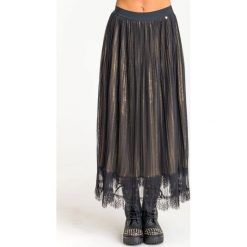 SPÓDNICA TWINSET. Czarne spódniczki damskie Twinset, na imprezę, w koronkowe wzory, z materiału, midi. Za 989,00 zł.