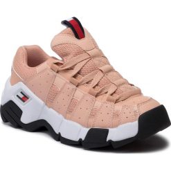 Sneakersy TOMMY JEANS - Heritage Chunky Sneaker EN0EN00669 Pink Send TFC. Różowe półbuty damskie Tommy Jeans, z jeansu. W wyprzedaży za 379,00 zł.