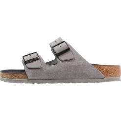 Birkenstock ARIZONA Kapcie asphalt grey. Szare kapcie męskie marki Birkenstock, z materiału. W wyprzedaży za 255,20 zł.